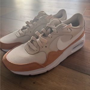 Women’s Nike Air Max sand/brown